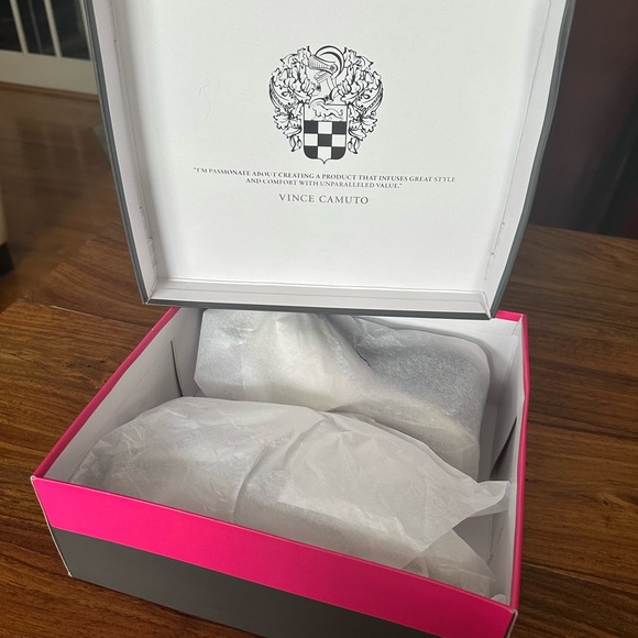 VINCE CAMUTO Besimdit Wedge Sandal - Size 9M - Picture 9 of 10